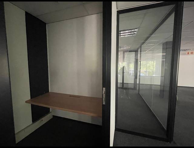 369M² OFFICE TO LET IN BRYANSTON